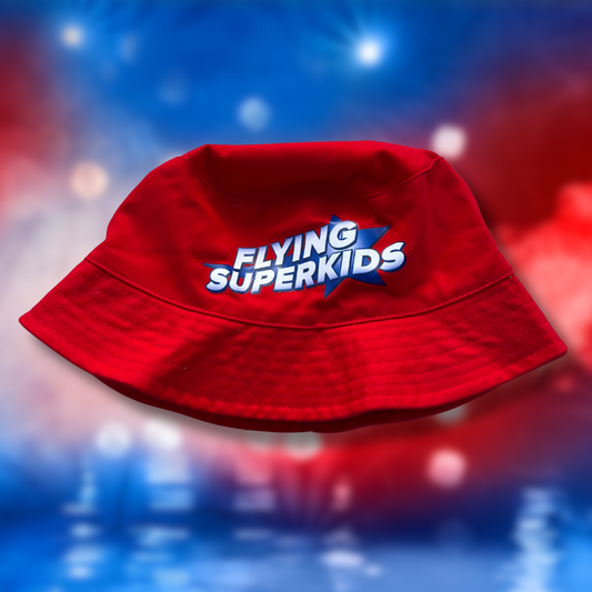 Rød Flying Superkids bøllehat, perfekt hat til børn