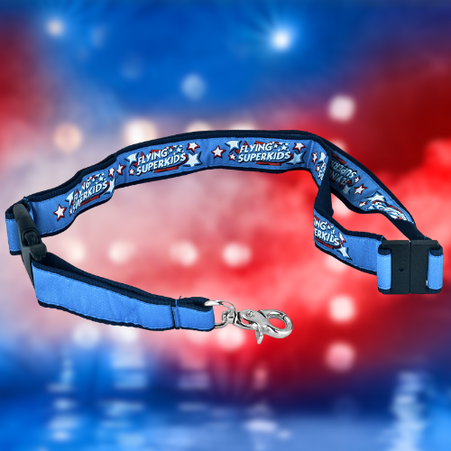 Flying Superkids nøglering i blå. Flying superkids merchandise perfekt til nøgler og lign