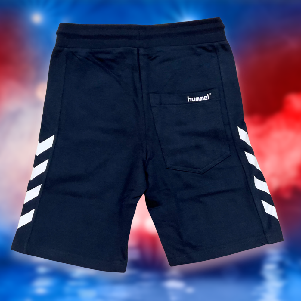 NAvy blå flying superkids shorts. her ses bagsiden af shortsene med hummel logo
